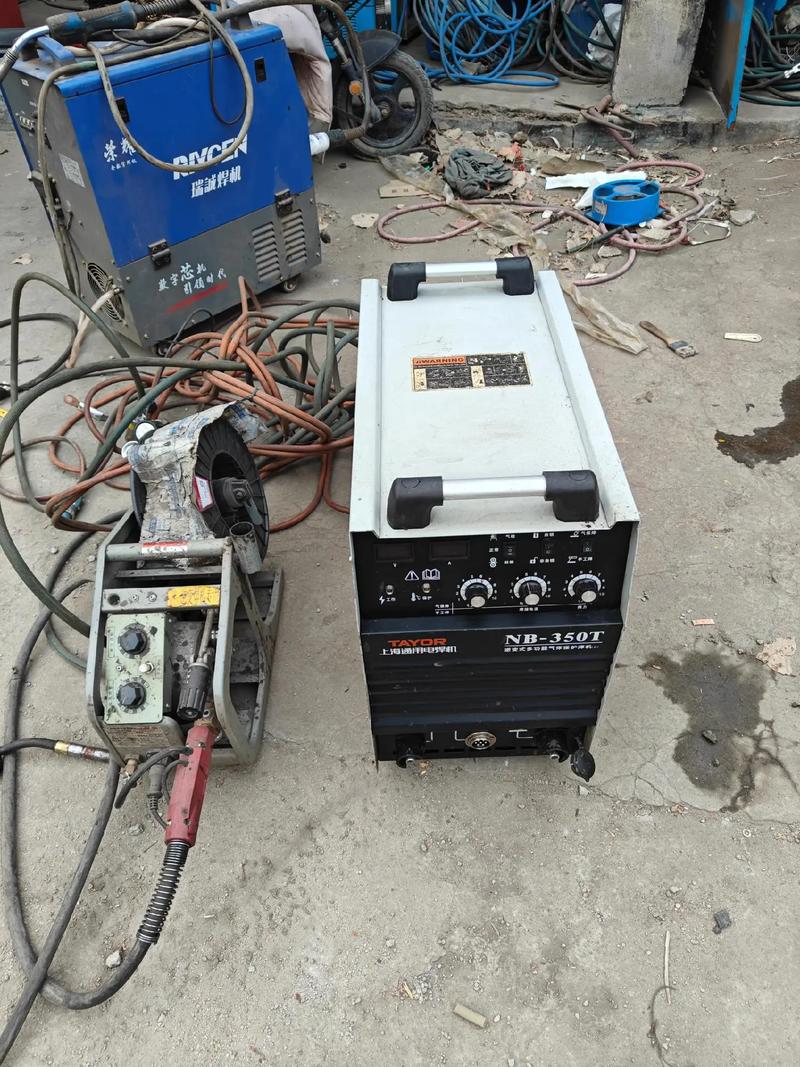 上海通用350二保焊機.原裝一套,原裝10米綜合線,雙驅送絲